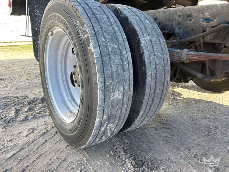 2014-ford-f550-image-29