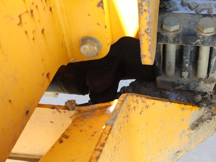 2013-jcb-510-56-image-40