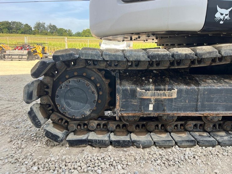 2020-bobcat-e145-image-24