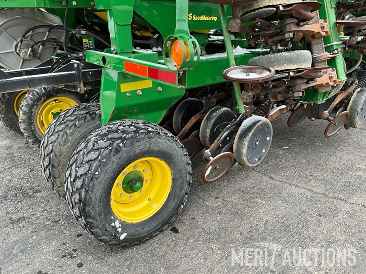 2012-john-deere-1990-image-43