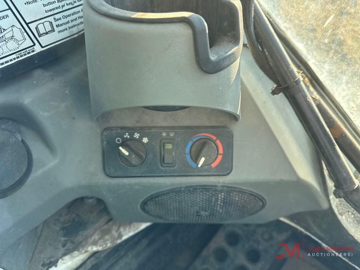 2019-bobcat-t770-image-16