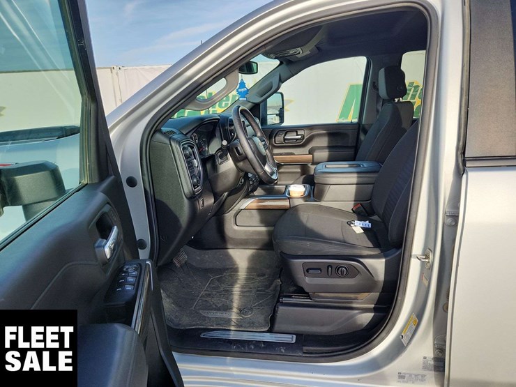 2022-chevrolet-silverado-2500hd-image-16