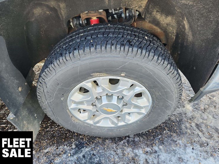 2022-chevrolet-silverado-2500hd-image-10