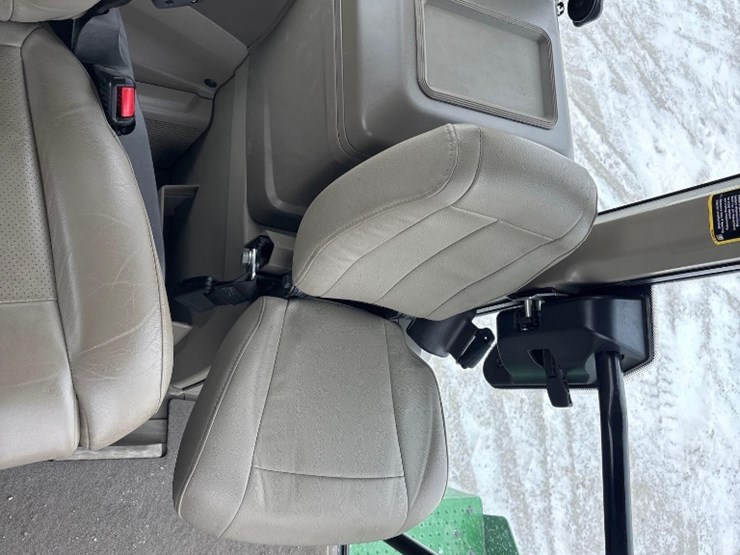 2023-john-deere-9rx-590-image-35