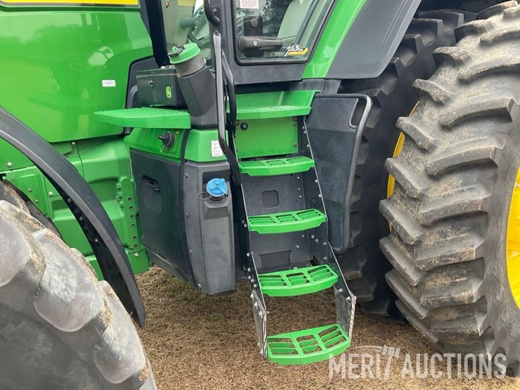 2023-john-deere-8r-370-image-44