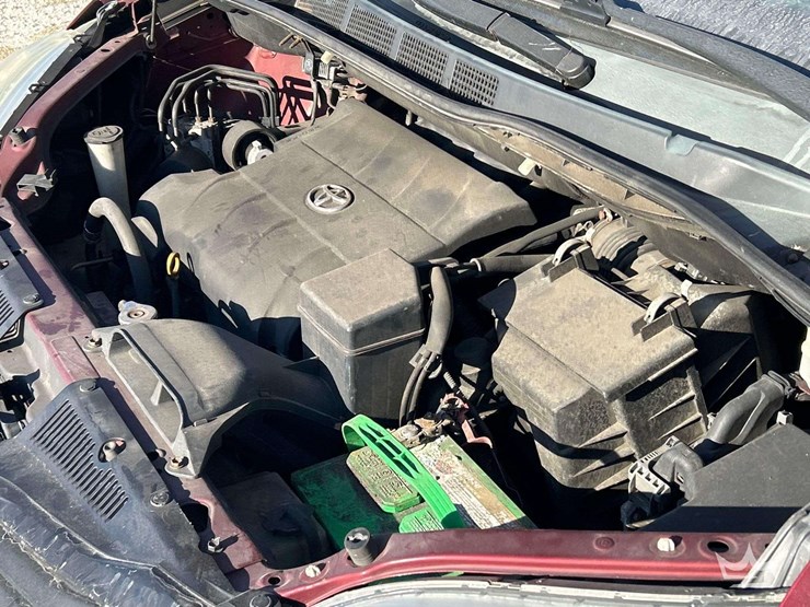 2011-toyota-sienna-image-8