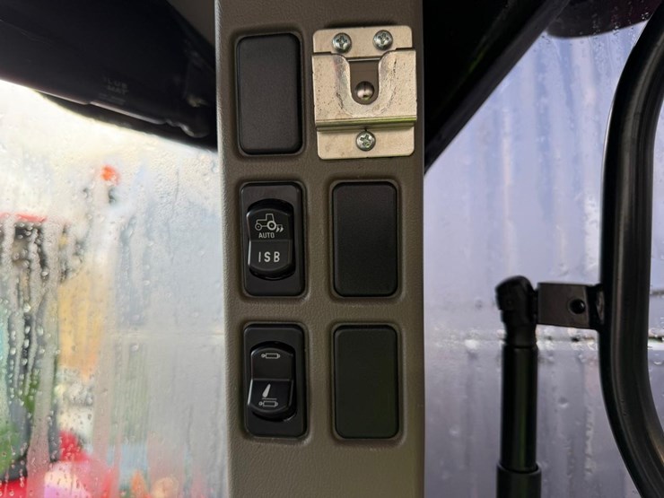 2022-case-ih-maxxum-115-image-23