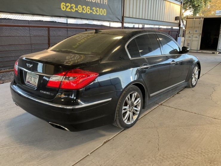 2012-hyundai-genesis-sdn-image-7