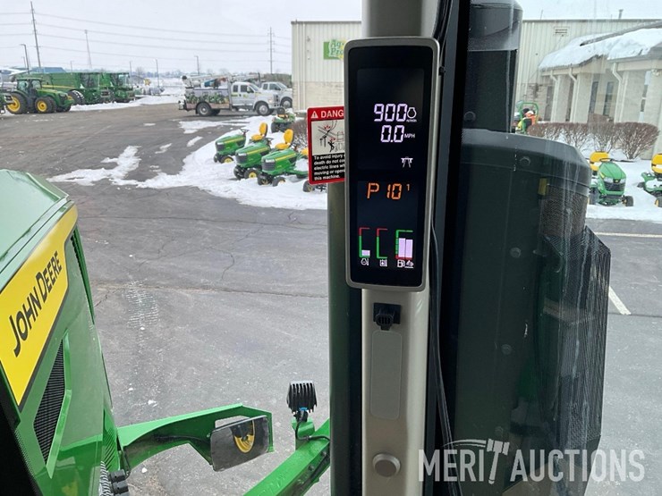 2023-john-deere-400r-image-49