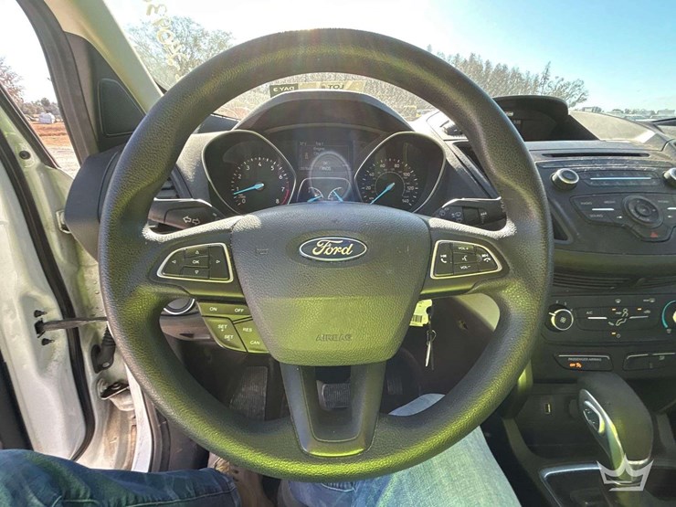 2017-ford-escape-image-13