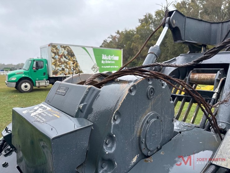 2018-deere-748l-image-9