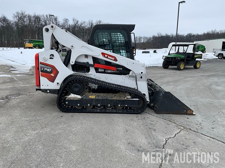 2024-bobcat-t740-image-6
