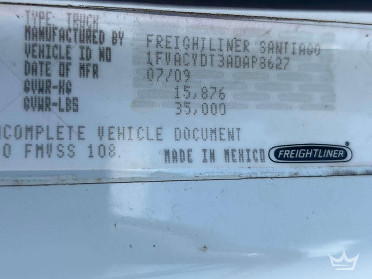 2010-freightliner-m2-106-image-5