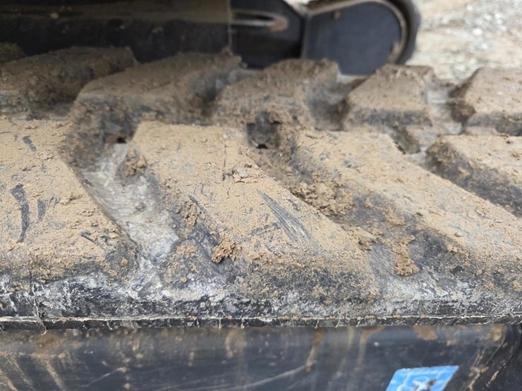 2020-deere-26g-image-60