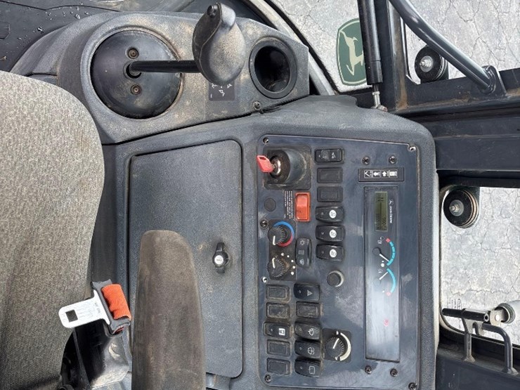 2018-deere-310l-ep-image-29