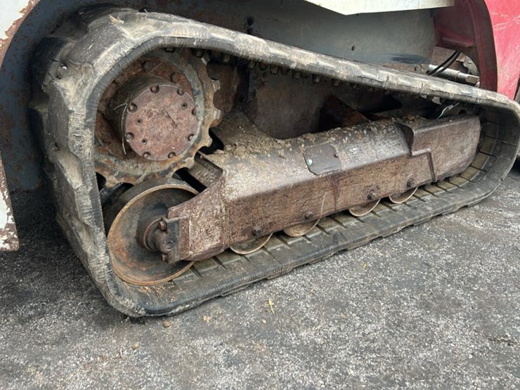 2017-takeuchi-tl8-image-34