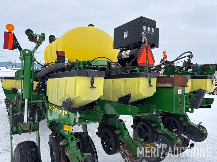 2013-john-deere-1770nt-image-21