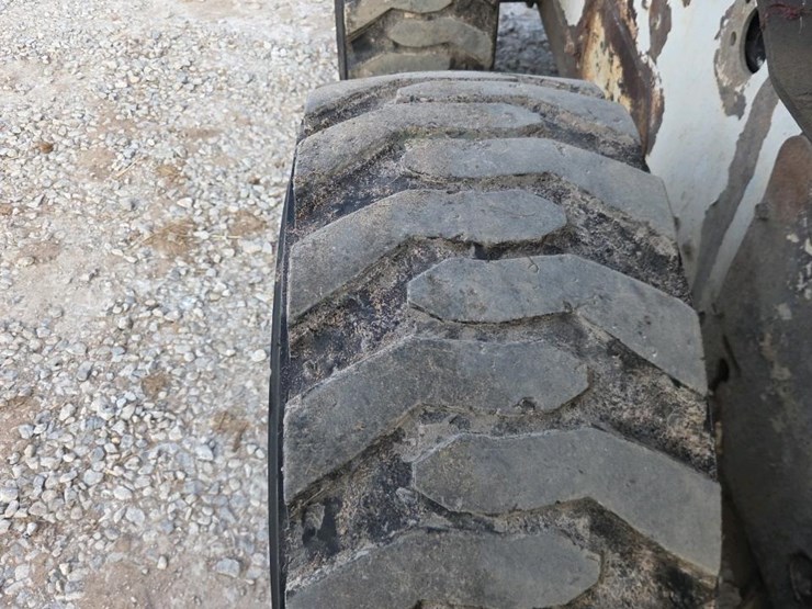 2007-bobcat-s300-image-13