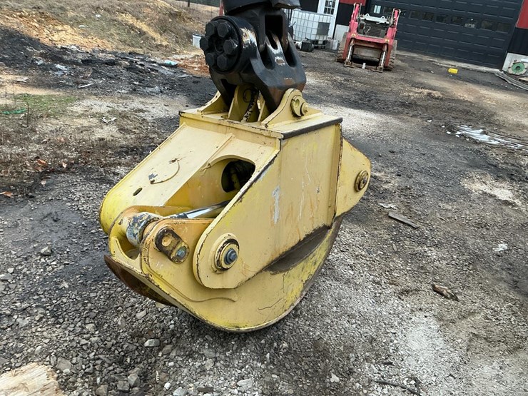 2010-deere-648h-image-46