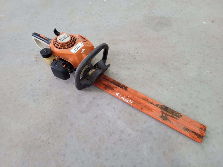 stihl-hs45-hedge-trimmer-image-1