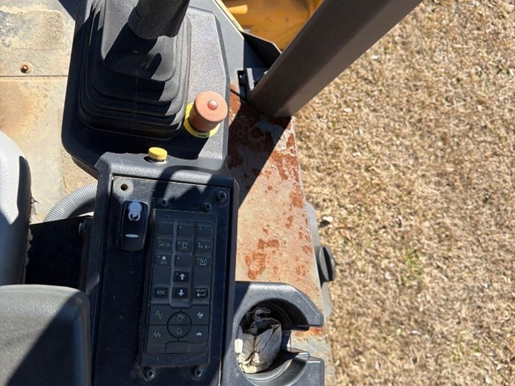 2016-volvo-sd115b-image-14