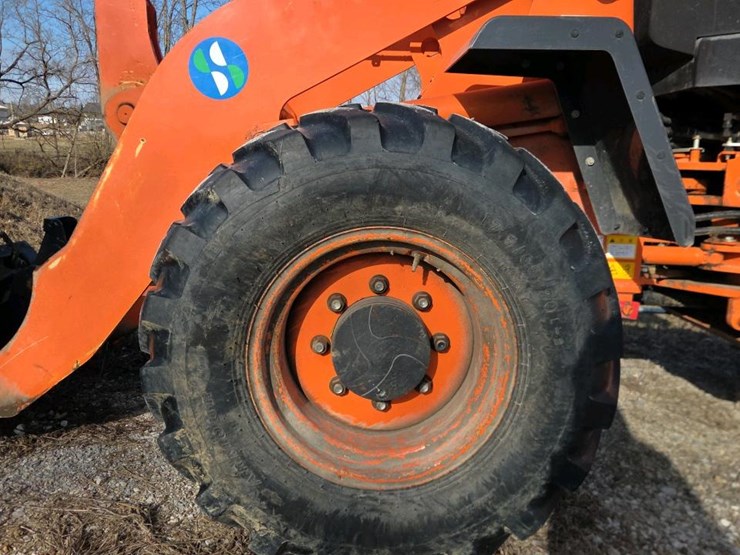 2017-hitachi-zw80-5b-image-9