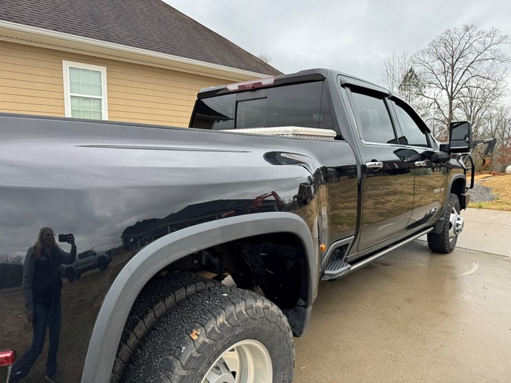 2021-chevrolet-3500hd-image-18