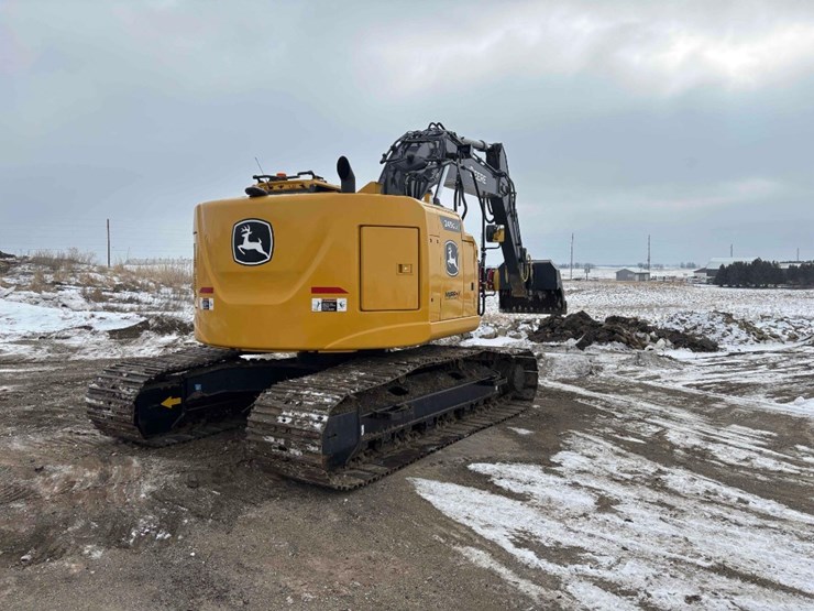 deere-245g-lc-image-6