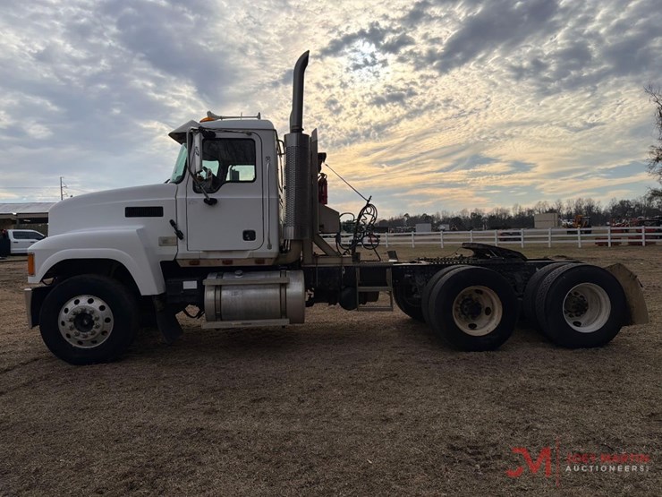 2006-mack-chn613-image-6