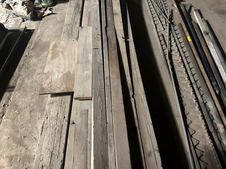 #38475-•-lot-of-wood-pieces-image-6