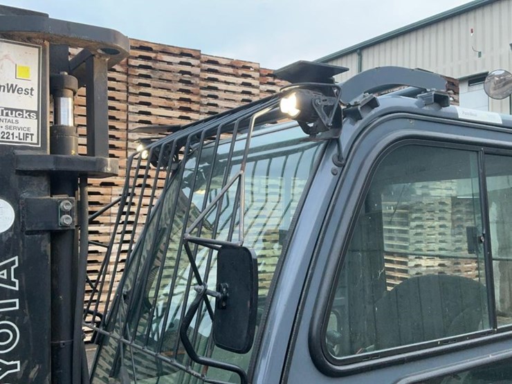 2018-toyota-8fdu25-image-33