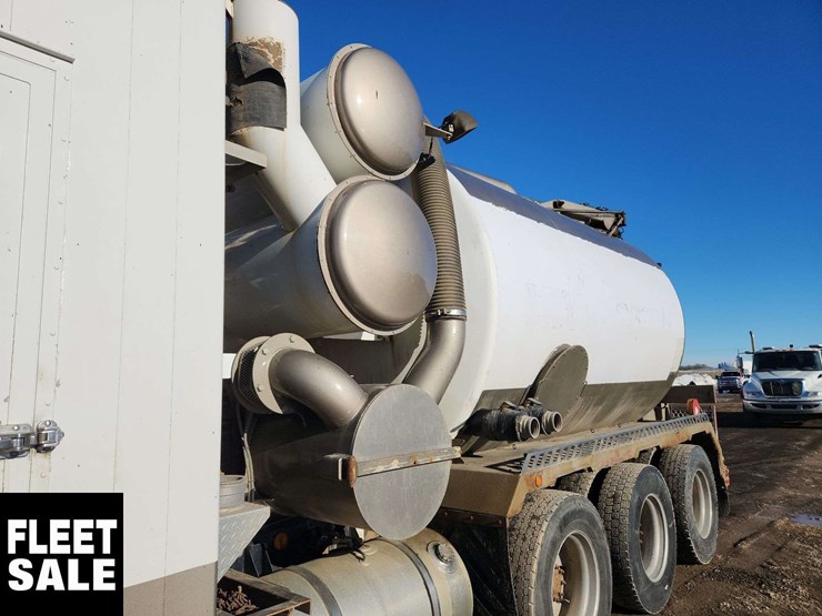 2009-kenworth-t800-image-22