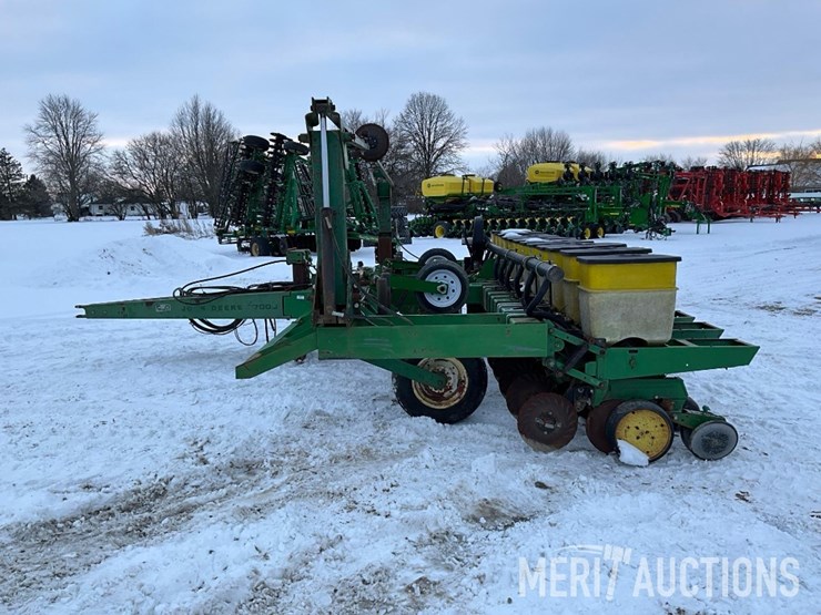 john-deere-7000-image-2