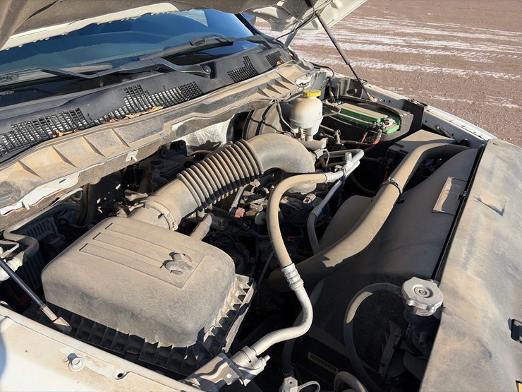 2020-ram-1500-classic-image-12