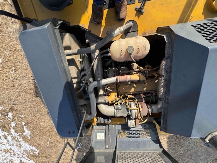 2019-deere-210g-image-18