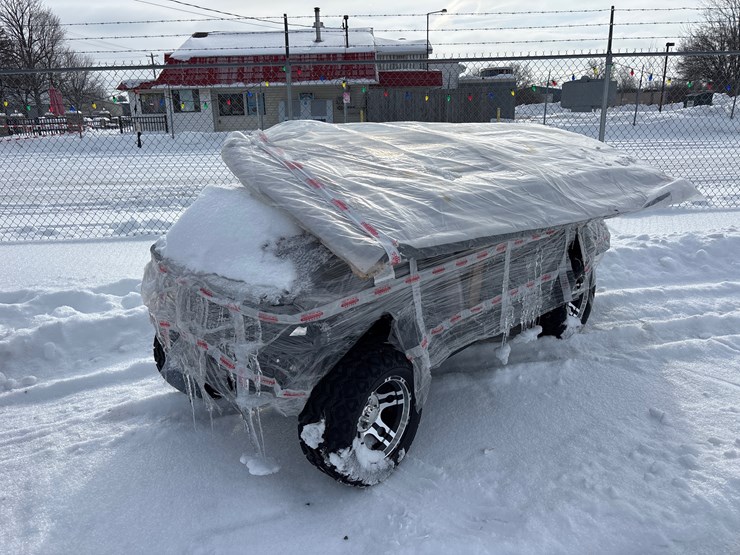 #4100-•-new-sdlgc80-four-person-golf-cart---will-need-assembeled-image-1