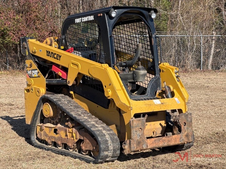 2018-caterpillar-249d-image-21
