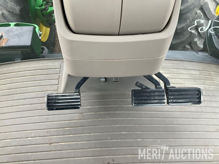 2018-john-deere-8345r-image-55