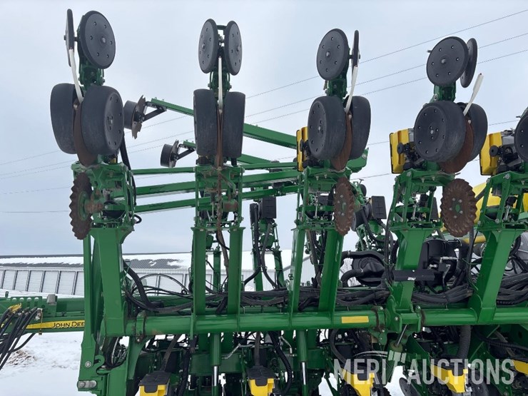 2020-john-deere-1795-image-13