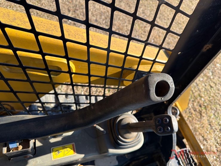 2018-caterpillar-249d-image-16