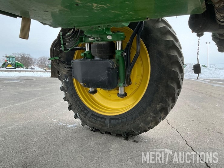 2020-john-deere-r4045-image-30