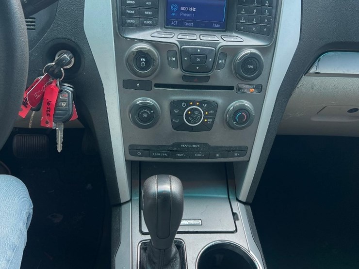 2014-ford-explorer-image-11