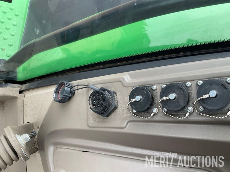 2023-john-deere-8r-370-image-64