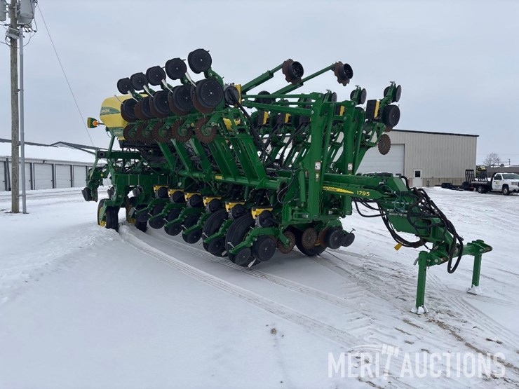 2020-john-deere-1795-image-7
