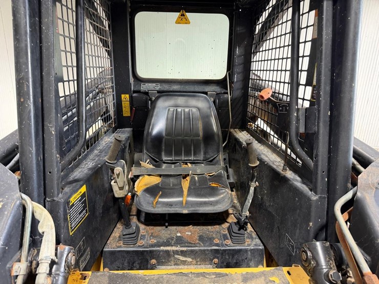 new-holland-lx665-image-15