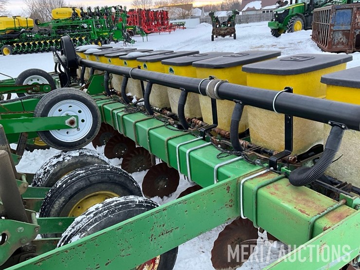 john-deere-7000-image-12