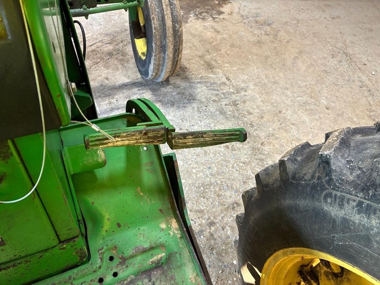john-deere-3020-image-19