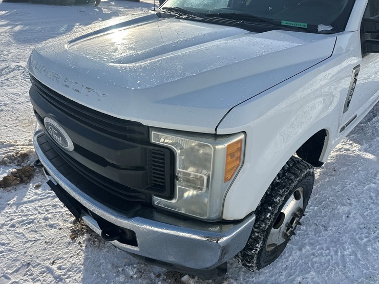 2017-ford-f350-image-9