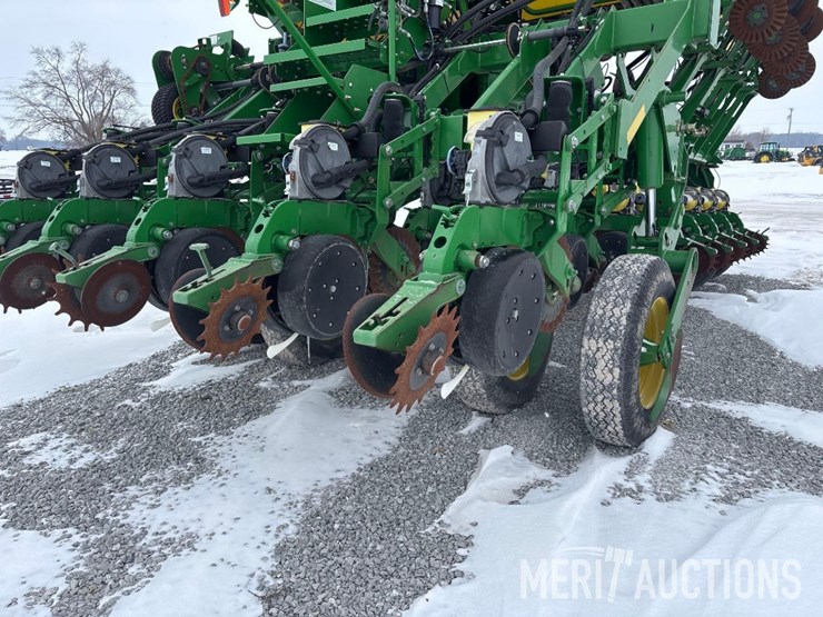 2013-john-deere-1790-image-27