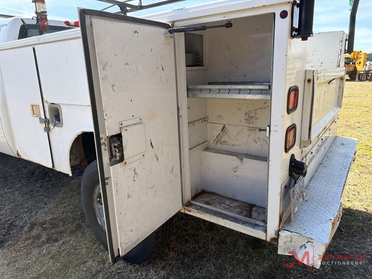 2013-chevrolet-2500-image-13